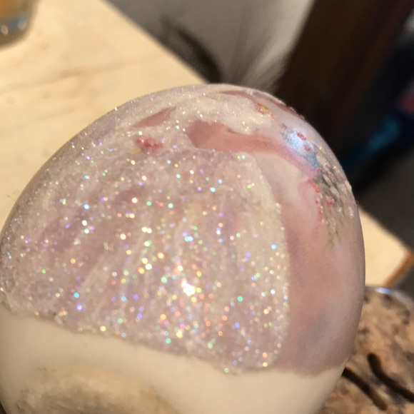 Handpainted Bride W/ Veil Bouquet Glittery Decor - Picture 5 of 11